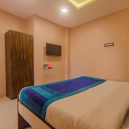 Oyo 9748 Hotel Girgaon Palace Mumbai Kültér fotó