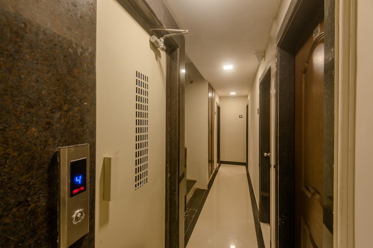 Oyo 9748 Hotel Girgaon Palace Mumbai Kültér fotó