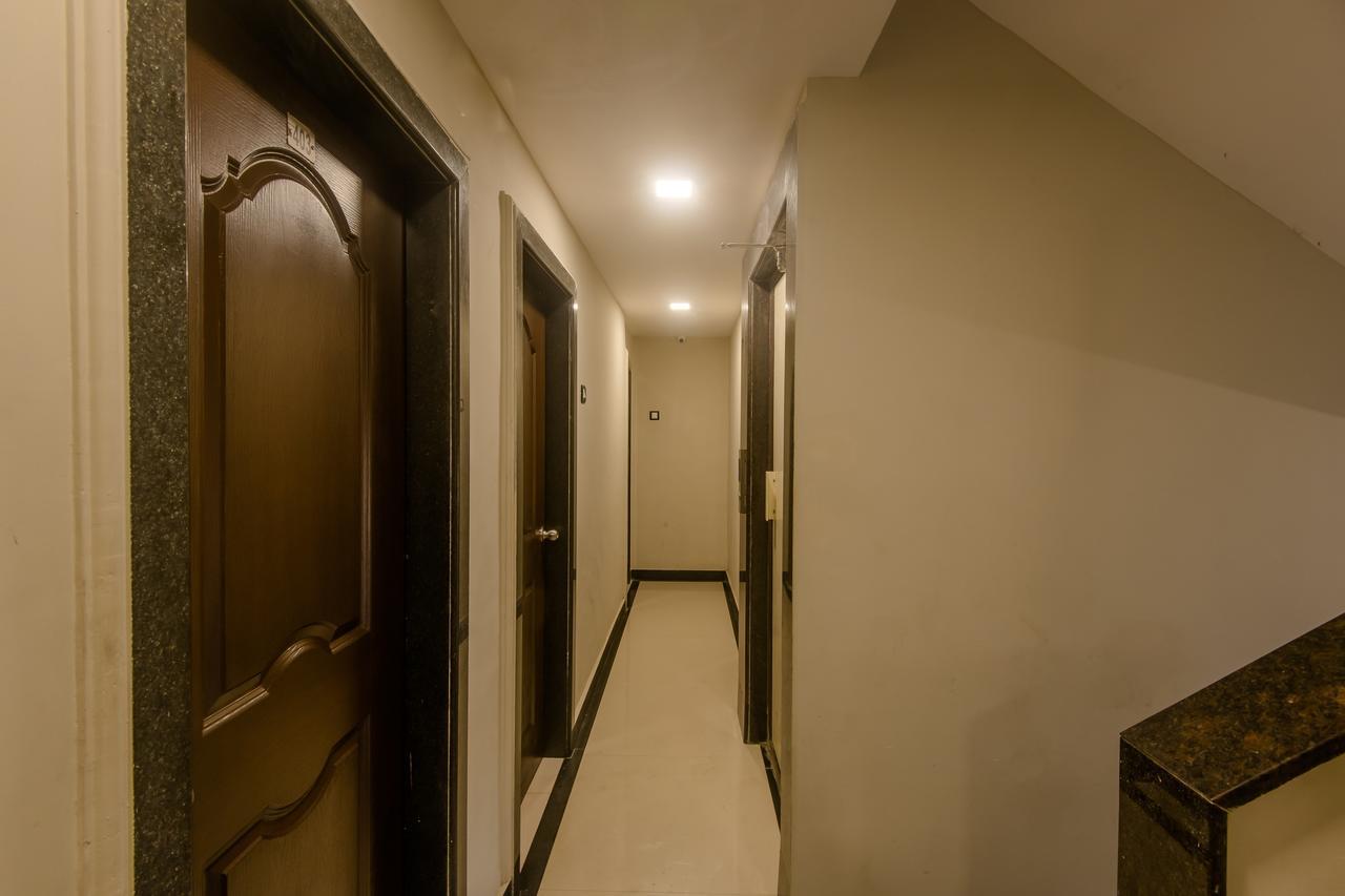Oyo 9748 Hotel Girgaon Palace Mumbai Kültér fotó