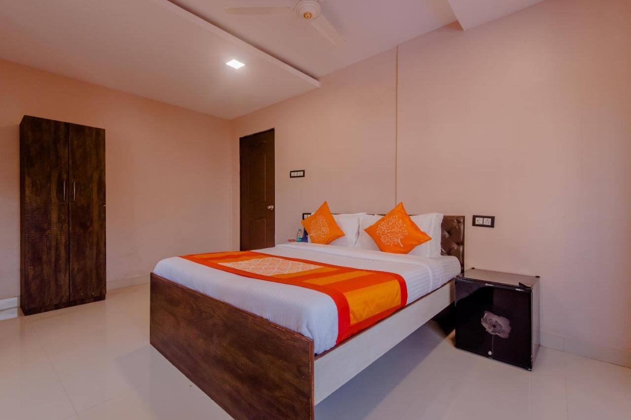 Oyo 9748 Hotel Girgaon Palace Mumbai Kültér fotó